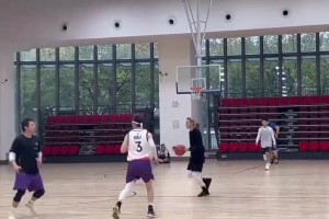 他真的很热爱打球 ⛹️‍♂️